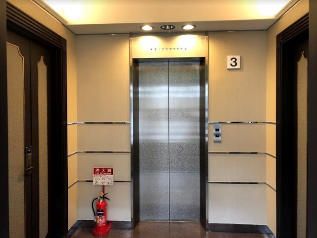 3階エレベーターホール